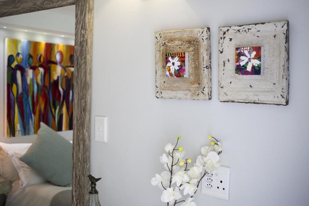Luxury Upmarket Guesthouse 20 On 4Th Rustenburg Ngoại thất bức ảnh