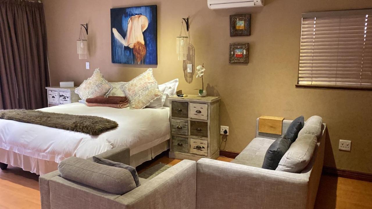 Luxury Upmarket Guesthouse 20 On 4Th Rustenburg Ngoại thất bức ảnh