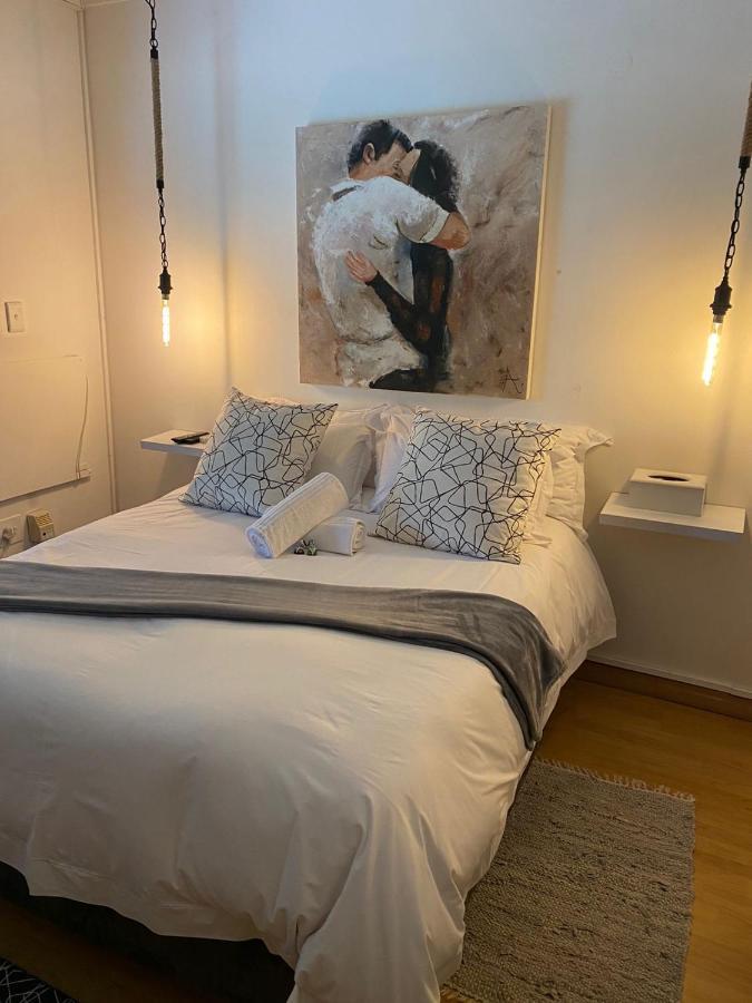 Luxury Upmarket Guesthouse 20 On 4Th Rustenburg Ngoại thất bức ảnh