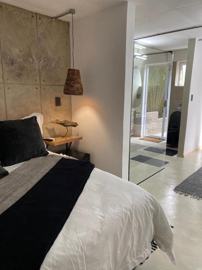 Luxury Upmarket Guesthouse 20 On 4Th Rustenburg Ngoại thất bức ảnh