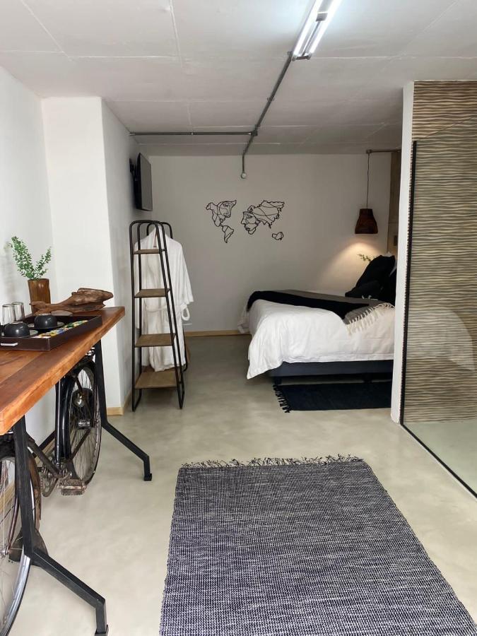Luxury Upmarket Guesthouse 20 On 4Th Rustenburg Ngoại thất bức ảnh