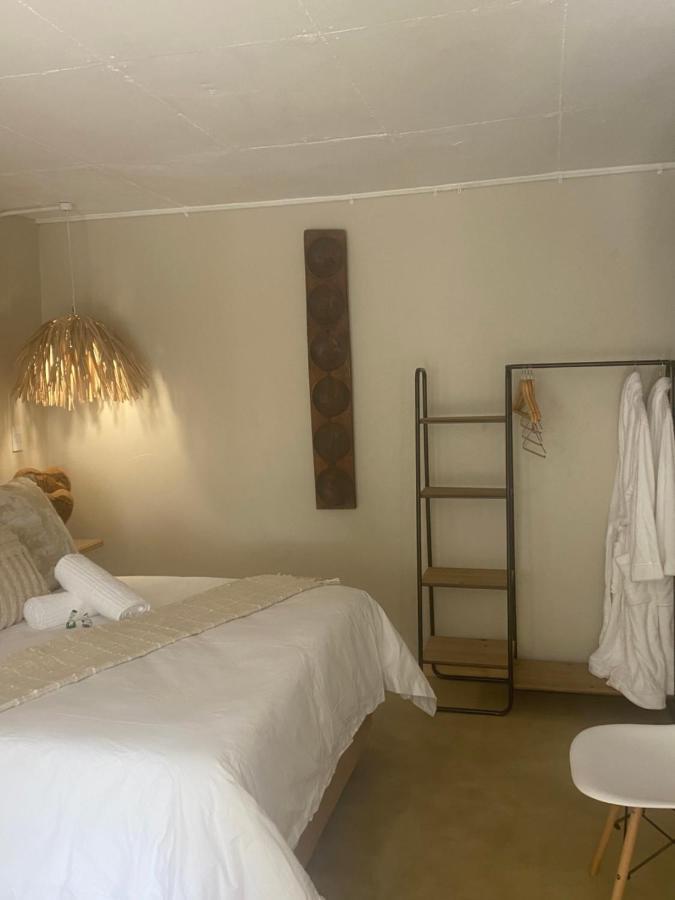 Luxury Upmarket Guesthouse 20 On 4Th Rustenburg Ngoại thất bức ảnh