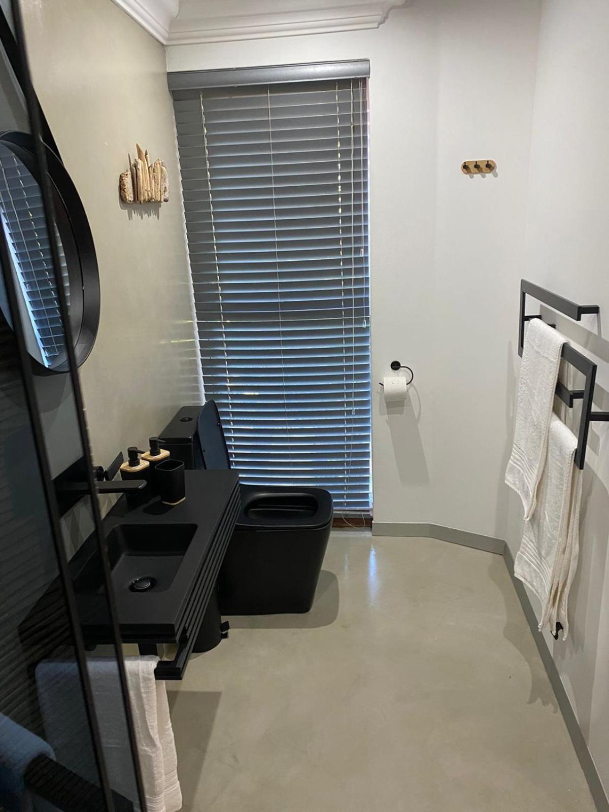 Luxury Upmarket Guesthouse 20 On 4Th Rustenburg Ngoại thất bức ảnh
