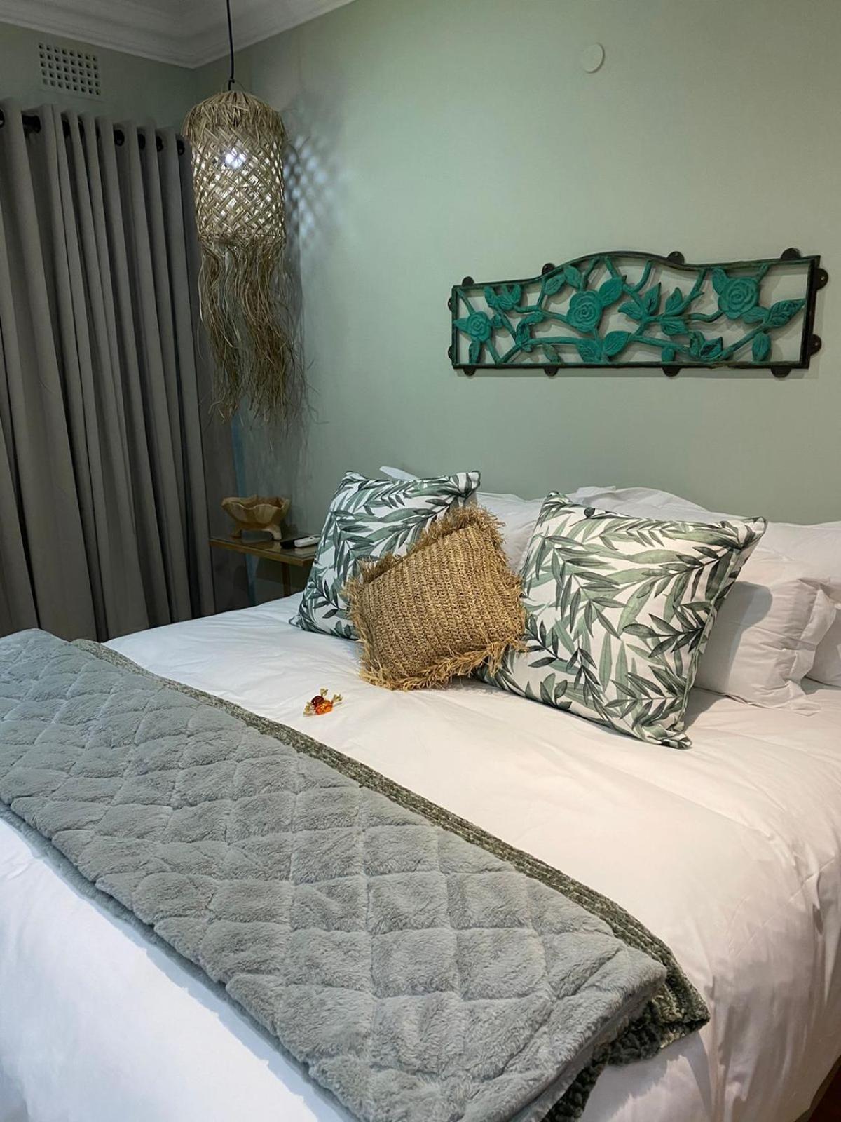 Luxury Upmarket Guesthouse 20 On 4Th Rustenburg Ngoại thất bức ảnh