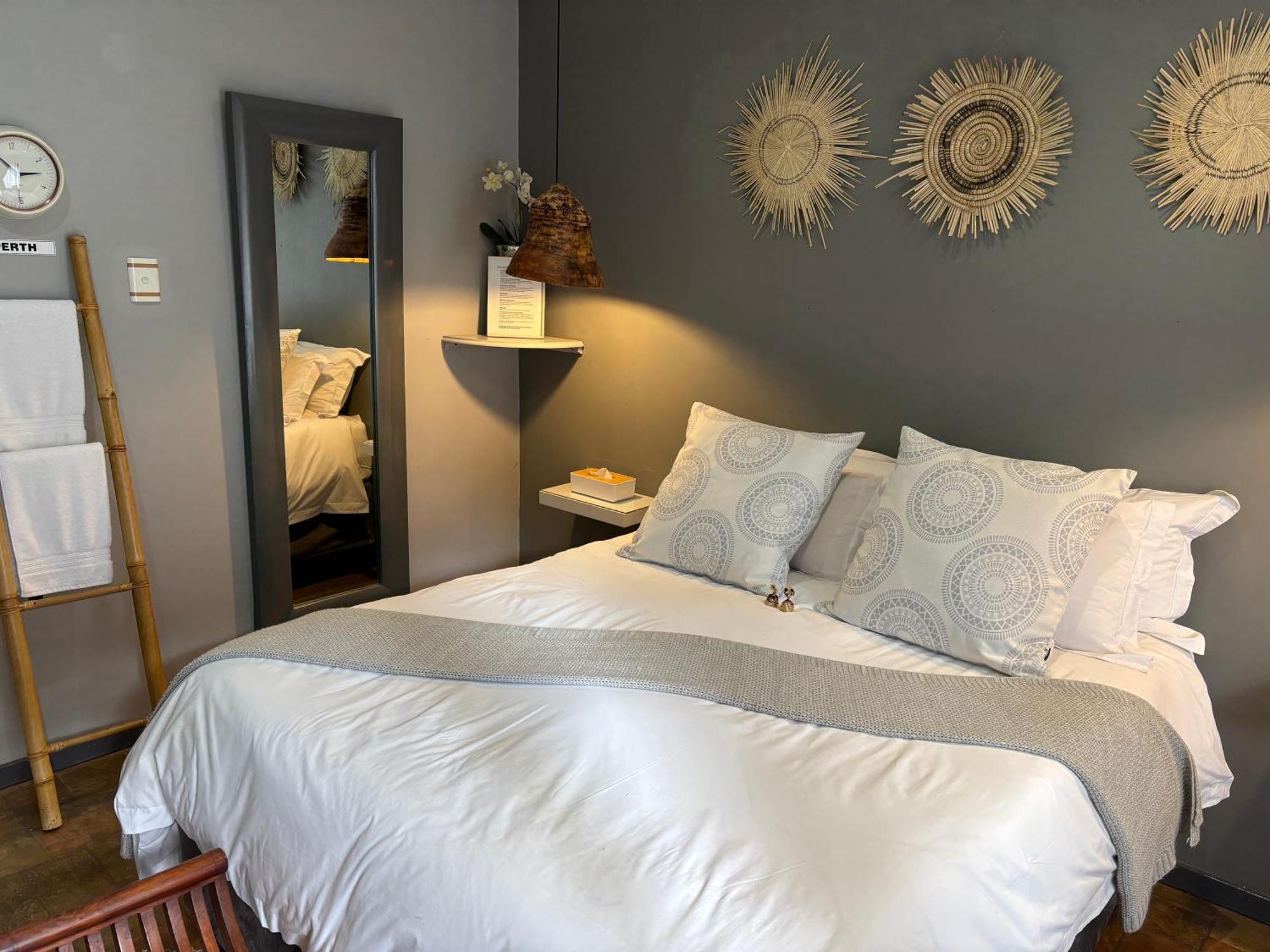 Luxury Upmarket Guesthouse 20 On 4Th Rustenburg Ngoại thất bức ảnh