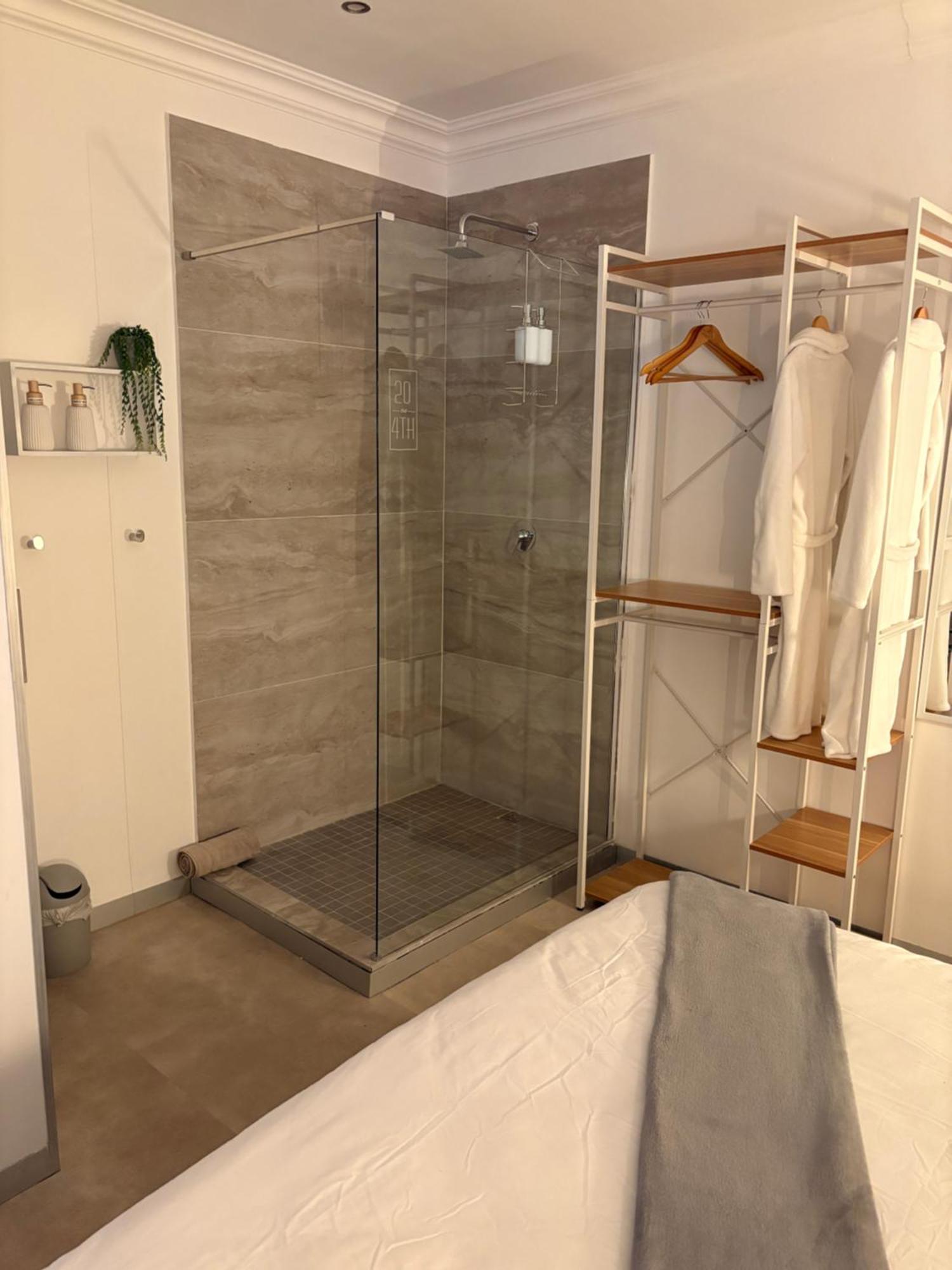 Luxury Upmarket Guesthouse 20 On 4Th Rustenburg Ngoại thất bức ảnh