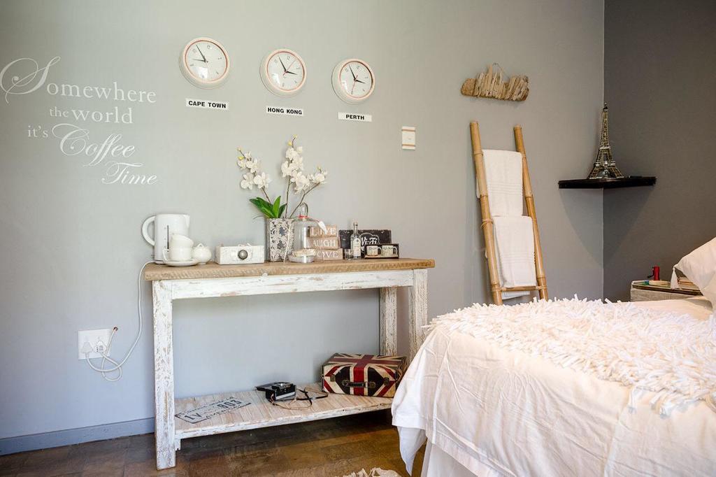 Luxury Upmarket Guesthouse 20 On 4Th Rustenburg Ngoại thất bức ảnh