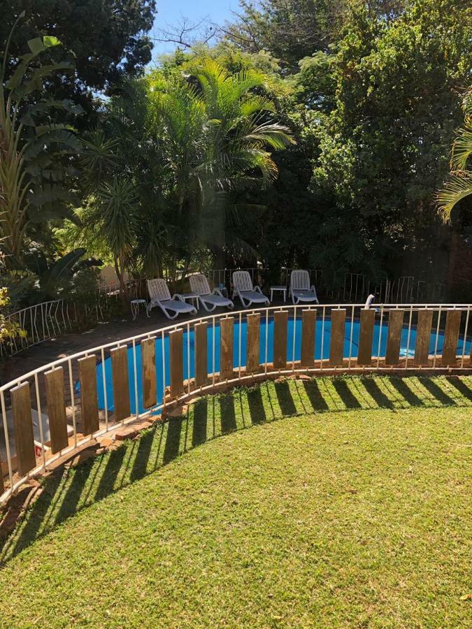 Luxury Upmarket Guesthouse 20 On 4Th Rustenburg Ngoại thất bức ảnh